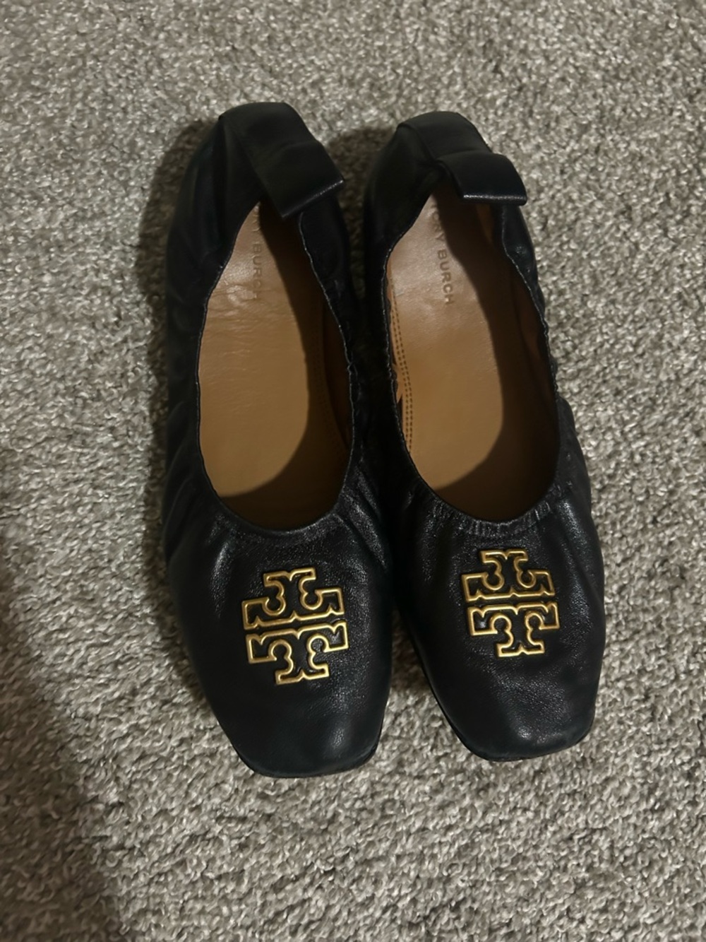 Tory Burch Black Leather Flats with Gold Logo Emblem - Picture 2 of 6